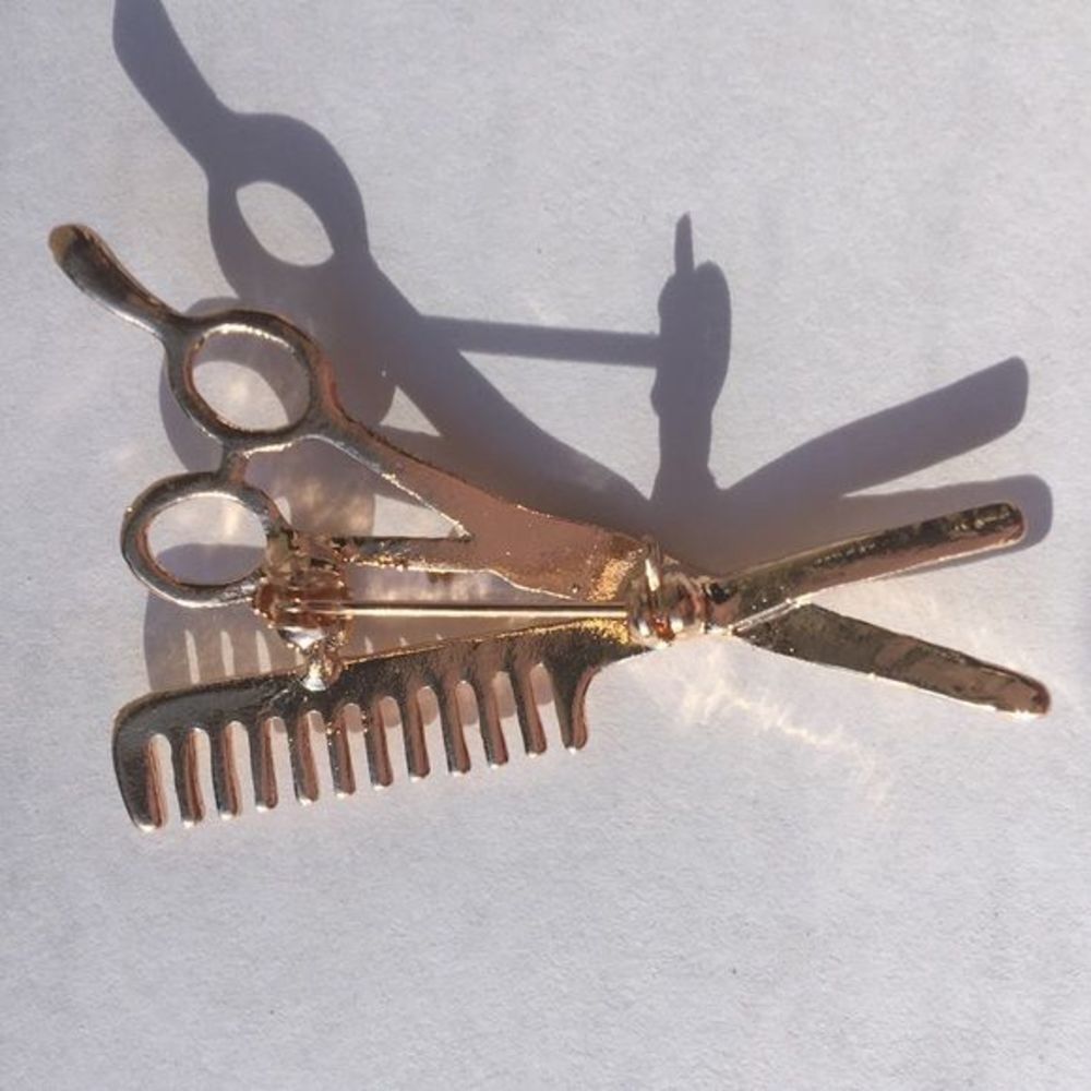 (M3) Gold Hairstylist Brooch - Picture 4 of 4